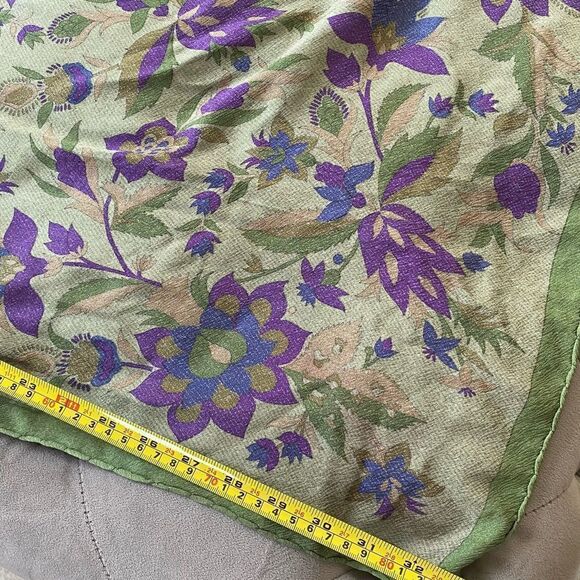 Giorgio Armani silk scarf 32/32 - Picture 4 of 4